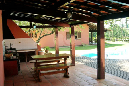 Casa em condomínio à venda ou para alugar com 4 quartos, sendo 2 suítes, em Caixa D´água, Vinhedo, SP