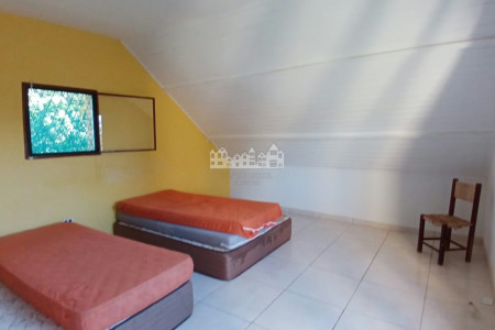 Chácara à venda com 3 quartos, sendo 1 suíte,  em Vila Dom Pedro, Atibaia, SP