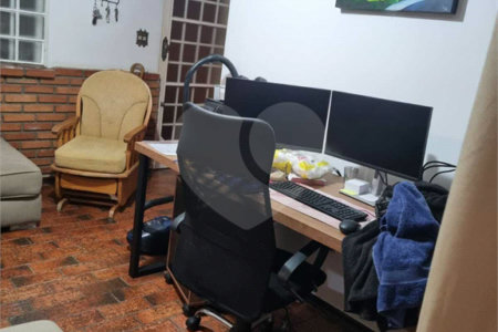 Casa à venda com 4 quartos, sendo 1 suíte, em Vila Leão, Sorocaba, SP