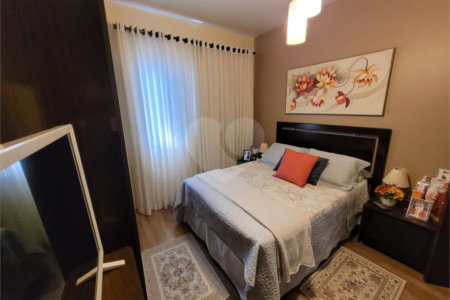 Sobrado à venda com 2 quartos em Vila Nivi, São Paulo, SP