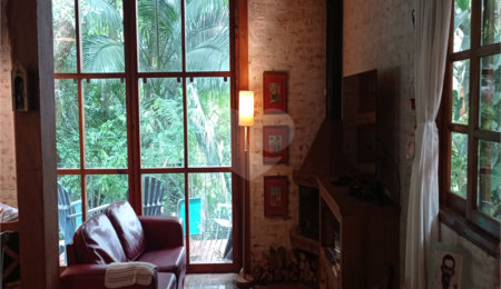 Casa Térrea à venda com 3 quartos, sendo 1 suíte,  em Serra da Cantareira, Mairiporã, SP
