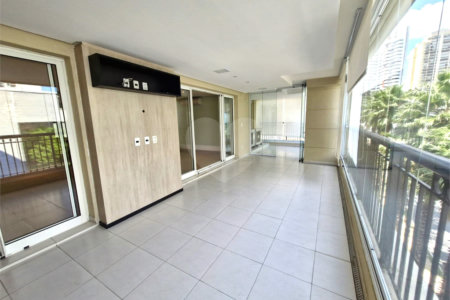Apartamento à venda ou para alugar com 4 suítes em Alto da Boa Vista, São Paulo, SP