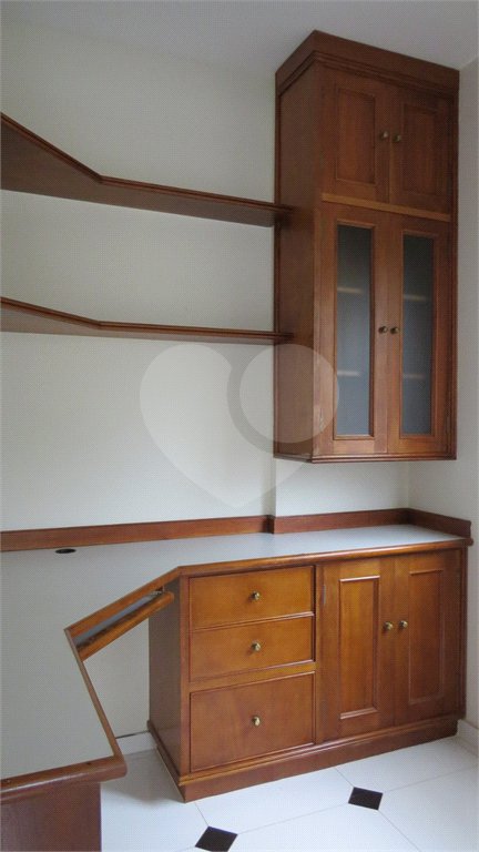 Apartamento à venda com 4 quartos, sendo 2 suítes,  em Cambuí, Campinas, SP