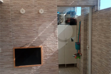 Casa à venda com 3 quartos, sendo 1 suíte, no condomínio Village St. Louis, São Paulo - SP
