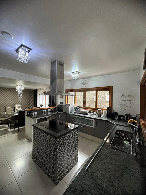 Casa à venda com 3 suítes em Saúde, São Paulo, SP