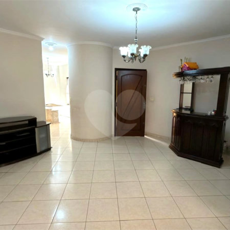 Sobrado à venda com 3 quartos, sendo 1 suíte, em Vila Darli, São Paulo, SP