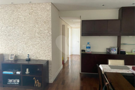 Apartamento à venda com 3 quartos, sendo 2 suítes,  em Campo Belo, São Paulo, SP