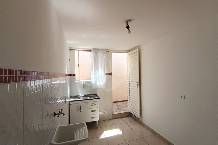 Casa para alugar com 1 quarto no condomínio Cond R Claudio Rodrigues Lopes, São Paulo - SP
