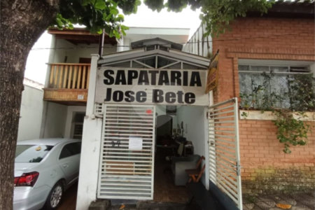 Casa à venda com 4 quartos, sendo 1 suíte, em Vila Leão, Sorocaba, SP
