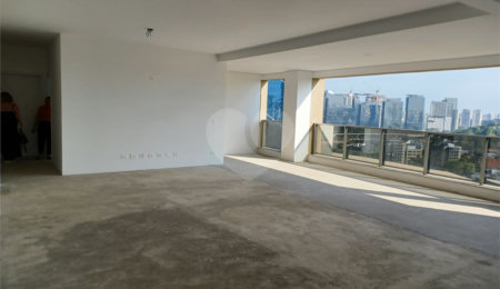 Apartamento à venda com 4 suítes em Real Parque, São Paulo, SP