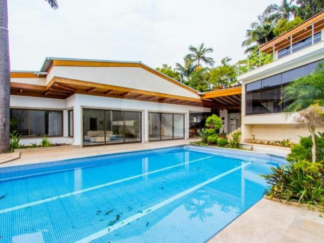 Casa Térrea à venda com 5 suítes em Jardim Marajoara, São Paulo, SP