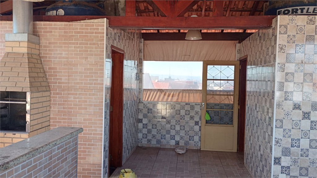 Sobrado à venda com 4 quartos, sendo 1 suíte,  em Parque das Paineiras, Sorocaba, SP