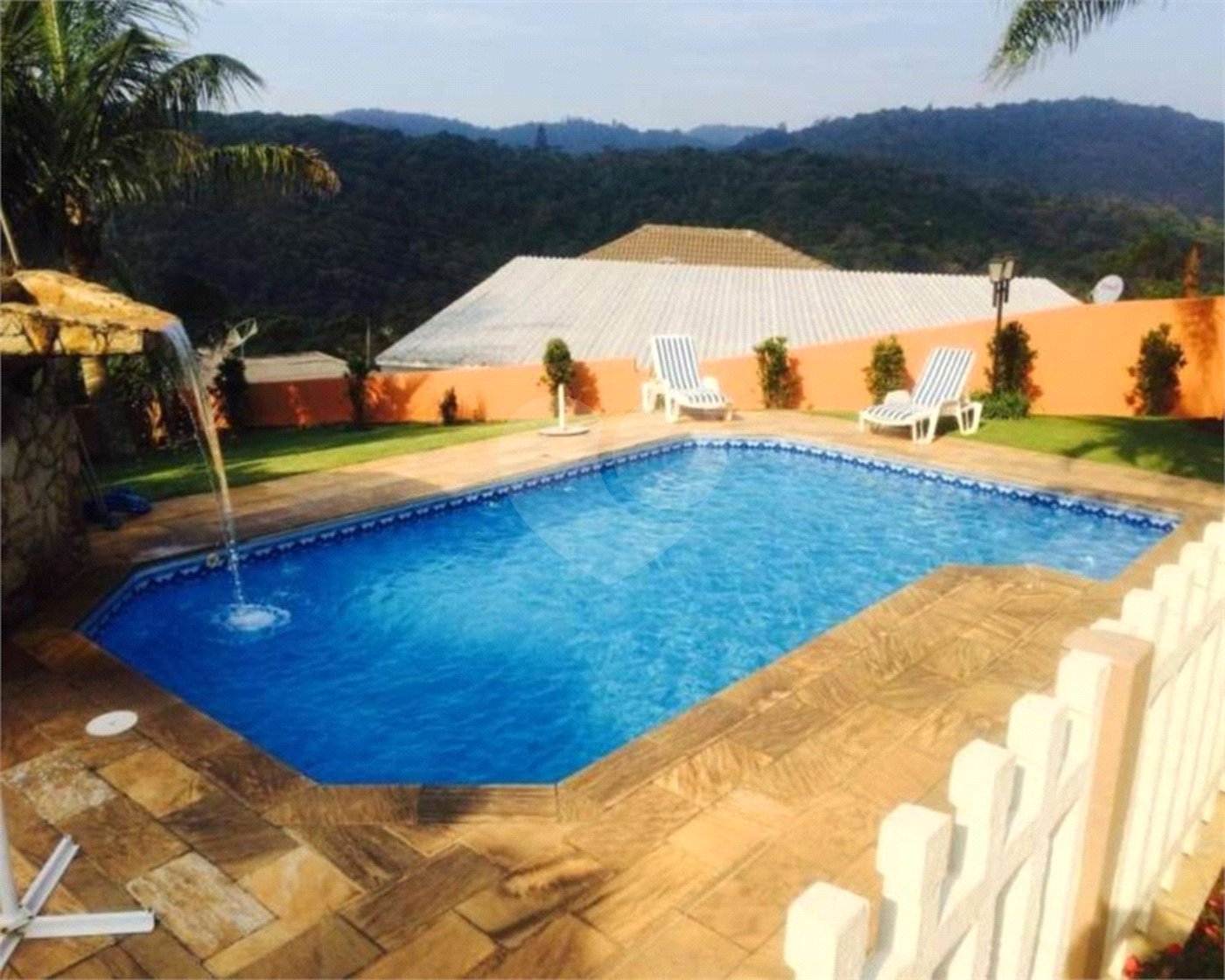 Sobrado à venda com 5 quartos, sendo 2 suítes, em Seerra da Cantareira, Mairiporã, SP