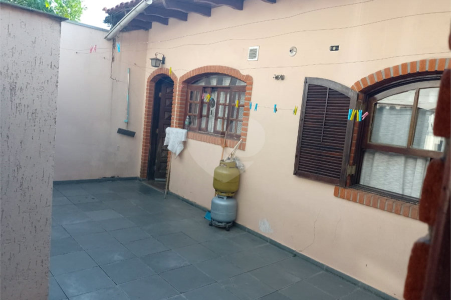 Casa Térrea Assobradada com Varanda Gigante no Jardim Líbano