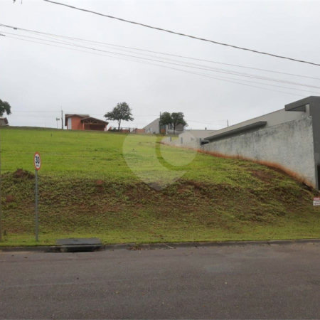 Terreno com 600m² Condomínio Terras de Santa Cruz