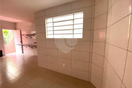 SOBRADO PARA VENDA OU LOCAÇÃO EM PERDIZES COM 3 DORM E 2 VAGAS DE GARAGEM