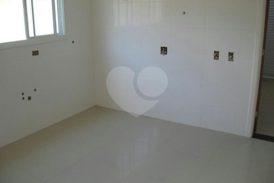 Sobrado à venda com 3 suítes em Vila Rosália, Guarulhos, SP