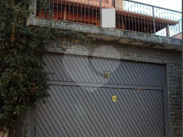 Sobrado à venda com 3 suítes em Horto Florestal, São Paulo, SP