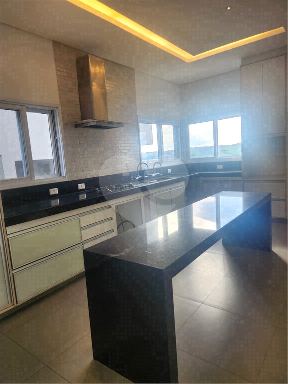 Casa à venda ou para alugar com 4 suítes no condomínio Residencial Jaguary, São José dos Campos - SP