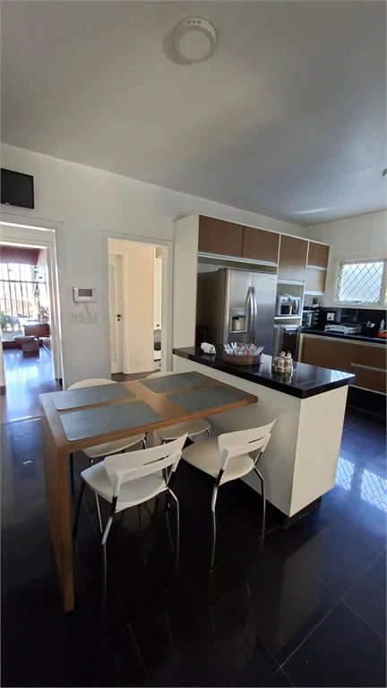 Casa à venda com 5 quartos, sendo 4 suítes, em Butantã, São Paulo, SP