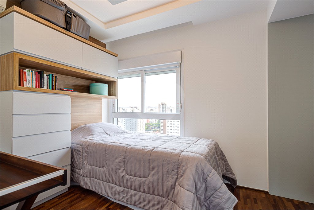 Apartamento à venda com 3 suítes em Campo Belo, São Paulo, SP