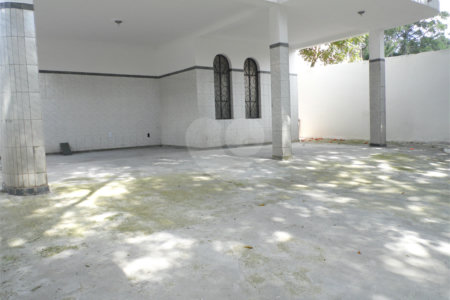 Casa à venda com 5 quartos, sendo 3 suítes, em Vila São Francisco, São Paulo, SP