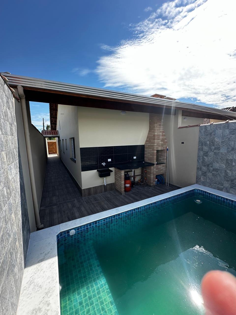 Casa à venda com 2 quartos, sendo 1 suíte, em Nova Itanhaém, Itanhaém - SP