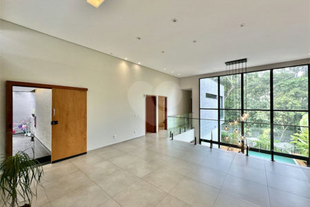Casa à venda com 3 suítes no condomínio Reserva Santa Maria, Jandira - SP