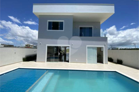 Casa à venda com 4 suítes em Ogiva, Cabo Frio, RJ