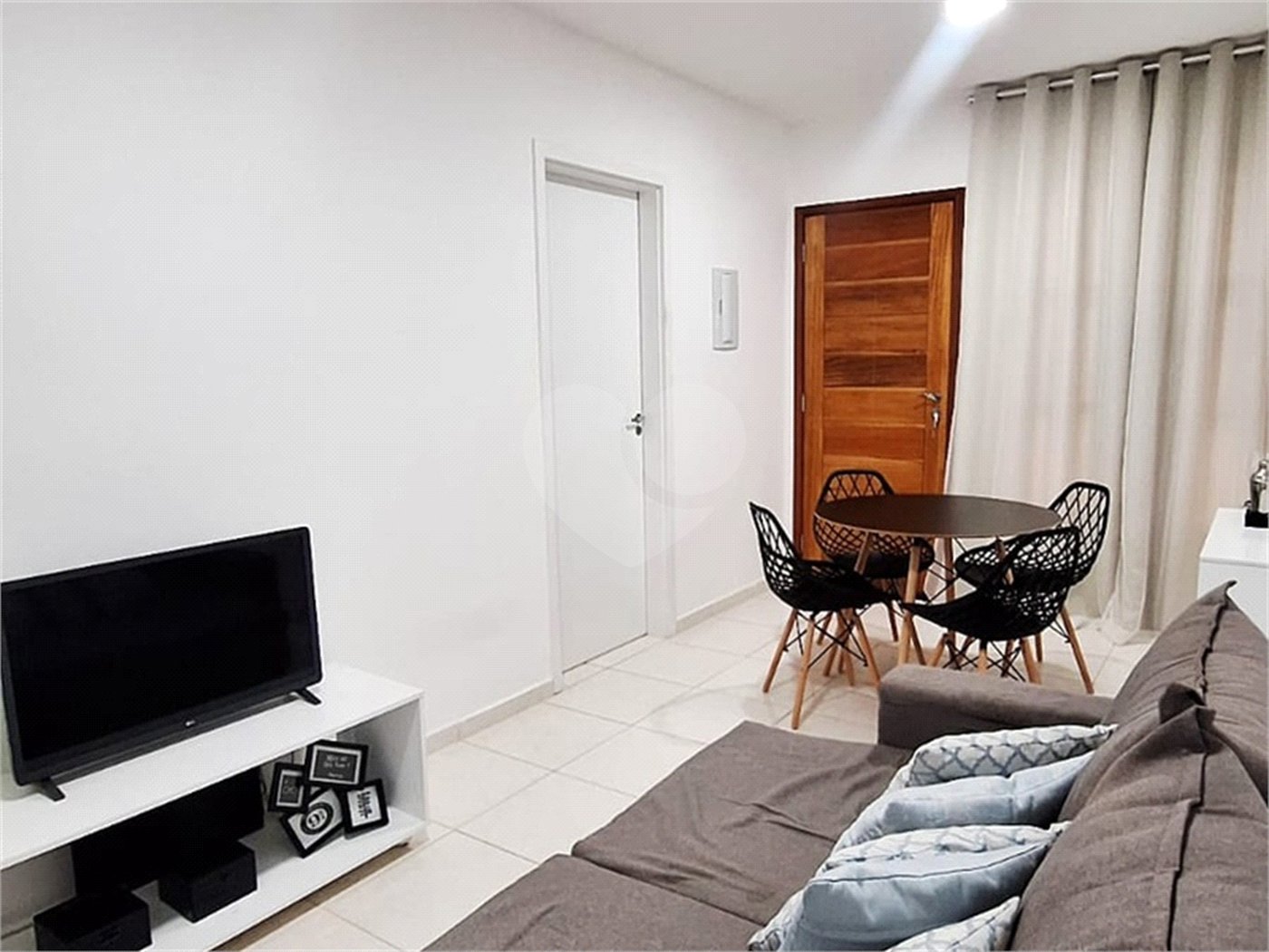 Casa à venda com 2 quartos no condomínio Residencial Parque Imperial, Sorocaba - SP