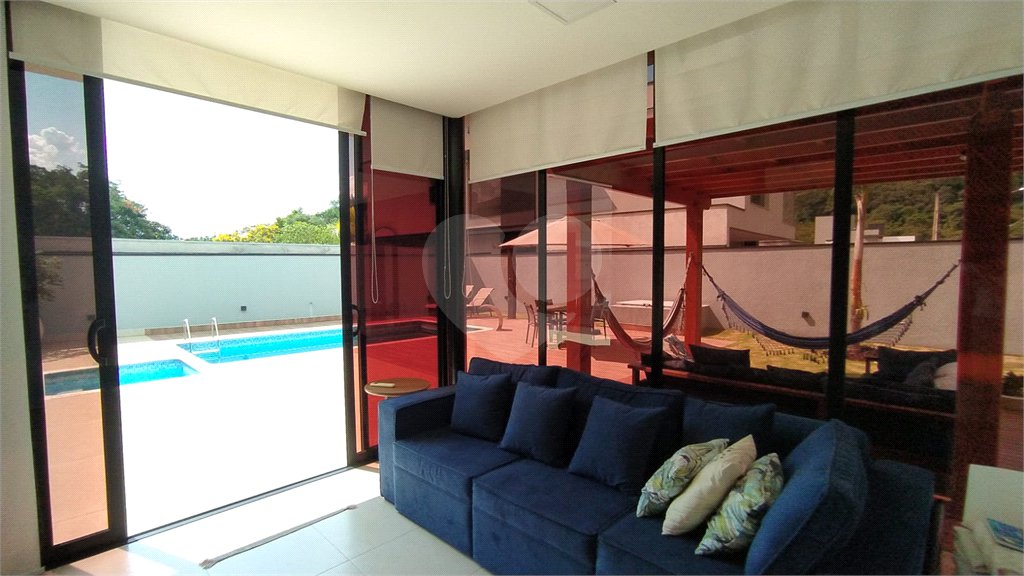 Casa à venda com 3 suítes no condomínio Reserva dos Vinhedos, Louveira - SP