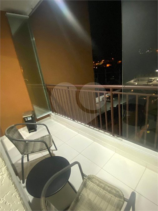Apartamento à venda com 2 quartos, sendo 1 suíte,  em Jardim Carambeí, São Roque, SP
