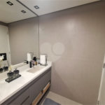 Apartamento totalmente mobiliado com 2 dormitórios, 1 vaga