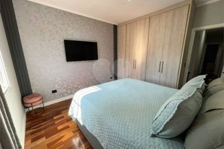 Casa à venda com 3 quartos, sendo 1 suíte, no condomínio Mira Estrela, São Paulo - SP