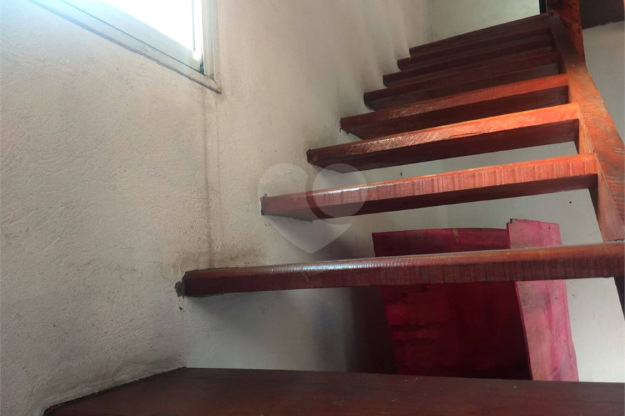 Sobrado à venda com 3 quartos em Serra da Cantareira, Mairiporã, SP