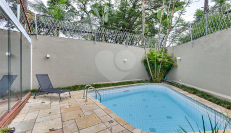 Casa à venda com 5 quartos, sendo 3 suítes,  em Alto da Boa Vista, São Paulo, SP