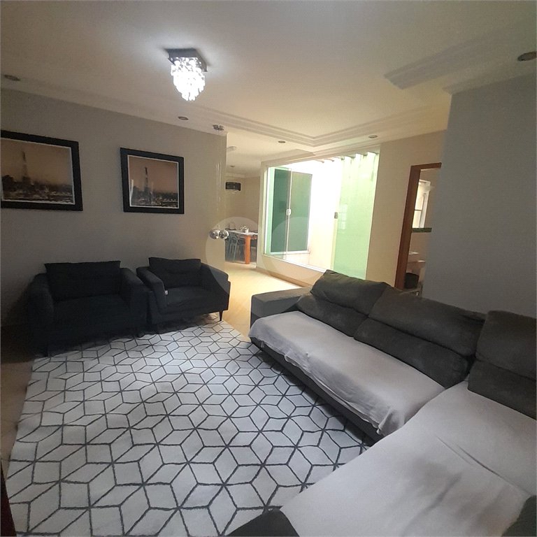 Casa à venda com 3 quartos, sendo 1 suíte,  em Vila Suissa, Mogi das Cruzes, SP