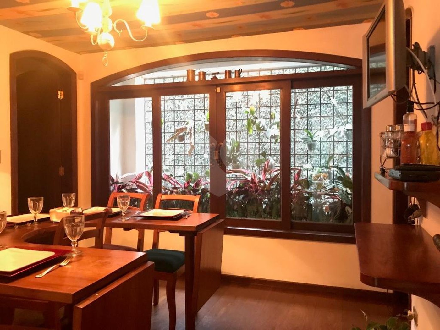 Casa à venda com 5 quartos, sendo 2 suítes,  em Jardim Everest, São Paulo, SP