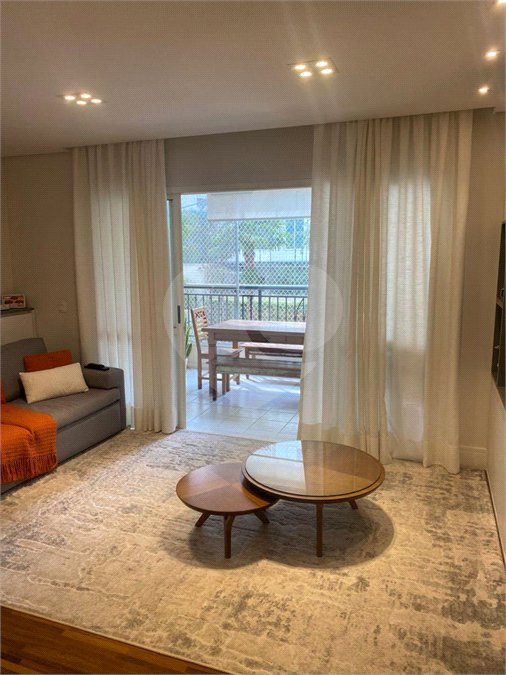 Apartamento à venda com 3 quartos, sendo 1 suíte, em Indianópolis, São Paulo, SP