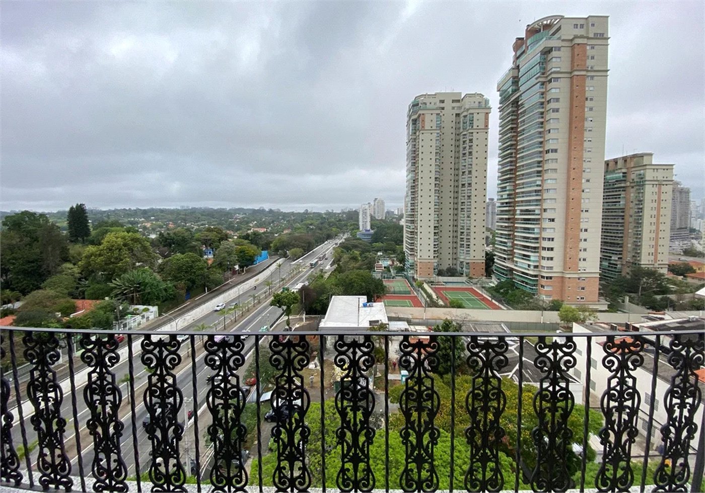 Cobertura à venda com 3 quartos, sendo 1 suíte, em Brooklin Paulista, São Paulo, SP