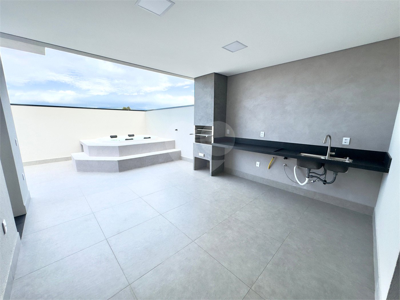 Casa à venda com 3 suítes no condomínio Residencial Phytus, Cabreúva - SP
