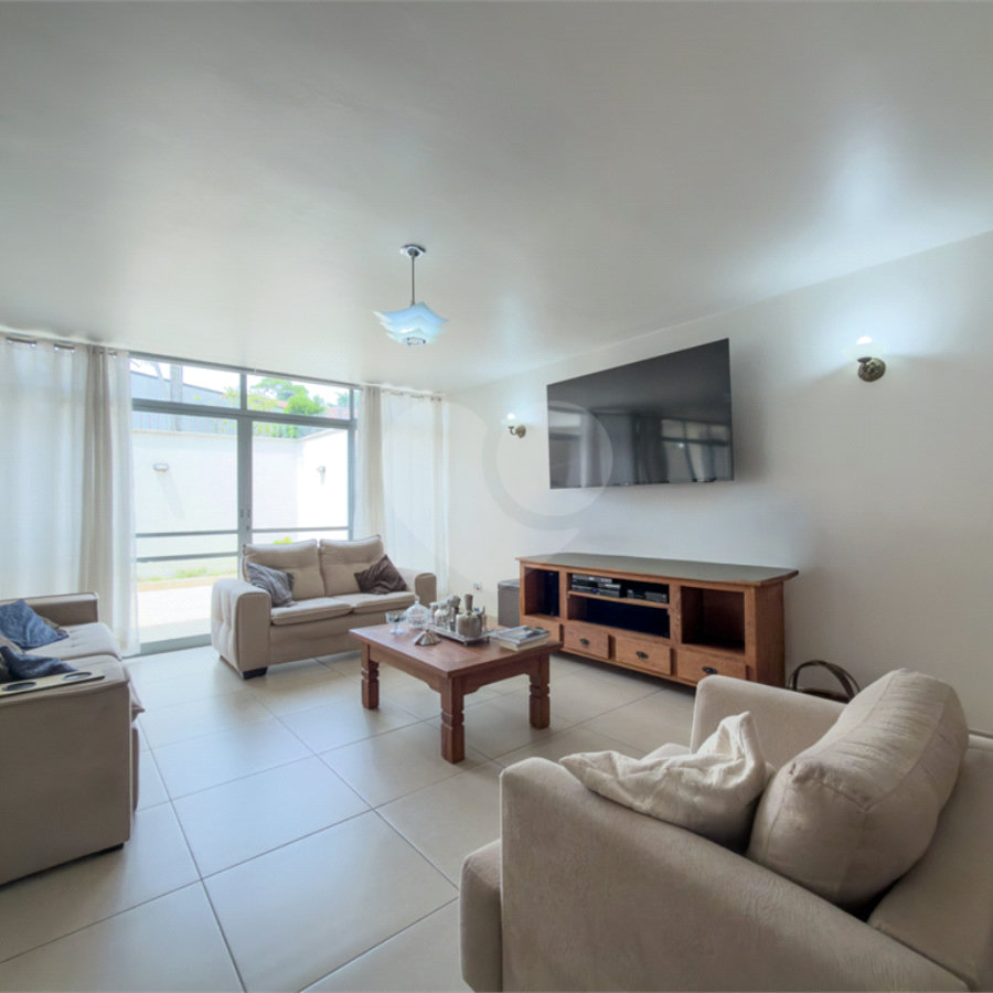 Casa de Vila à venda com 3 quartos, sendo 1 suíte, em Indianópolis, São Paulo, SP
