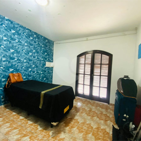 Sobrado à venda com 3 quartos, sendo 1 suíte, em Jardim Aeroporto III, Mogi das Cruzes, SP