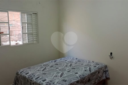 Sobrado à venda com 4 quartos, sendo 1 suíte,  em Parque das Paineiras, Sorocaba, SP