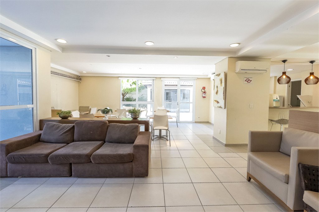 Apartamento à venda com 3 quartos, sendo 1 suíte, em Jardim Parque Morumbi, São Paulo, SP