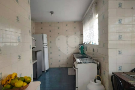 Sobrado à venda com 3 quartos, sendo 1 suíte,  em Jardim Ester, São Paulo, SP