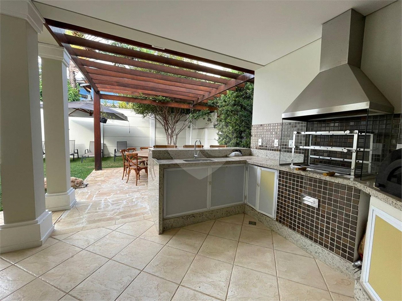 Casa à venda com 3 suítes no condomínio Villagio Di Verona, Vinhedo - SP