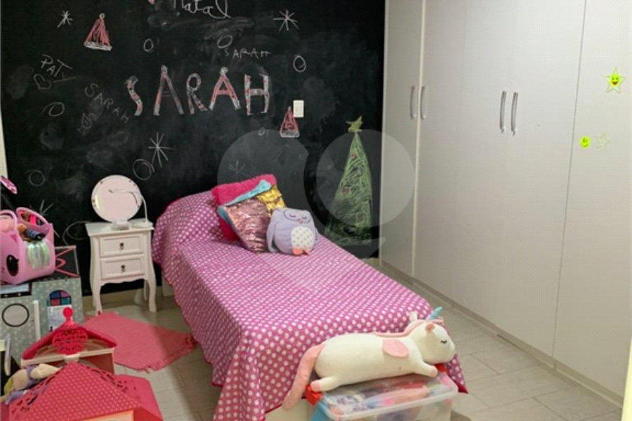 Sobrado à venda com 3 suítes em Vila Nivi, São Paulo, SP