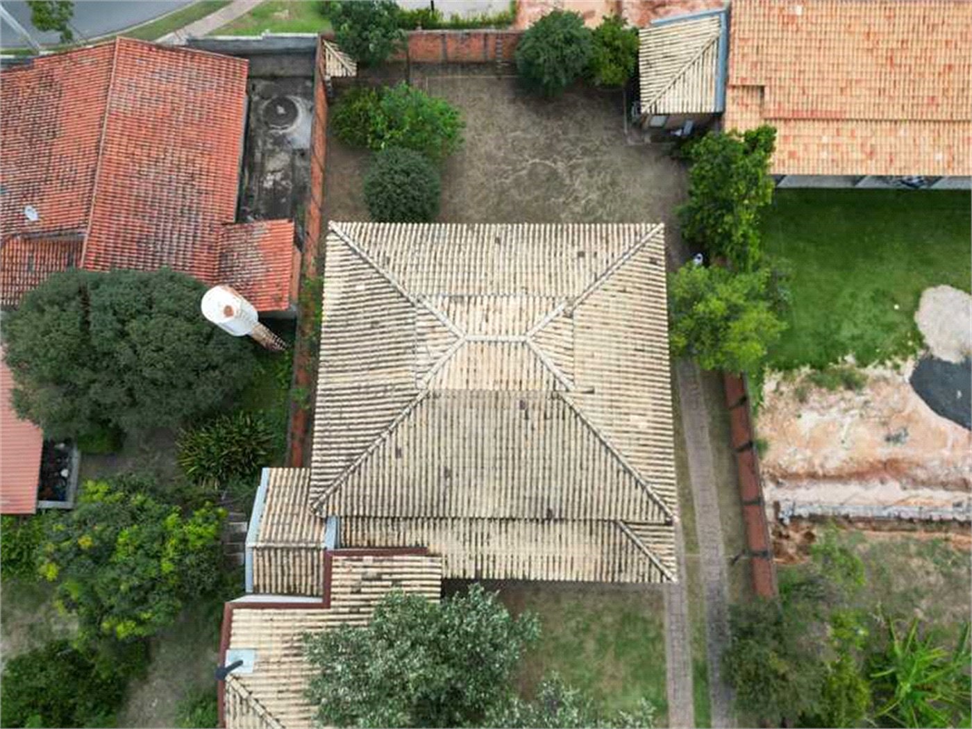 Chácara à venda com 3 quartos, sendo 1 suíte, em Colinas de Indaiatuba, Indaiatuba, SP