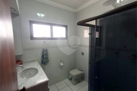 Sobrado à venda com 4 quartos, sendo 1 suíte, em Vila Macedópolis, São Paulo, SP
